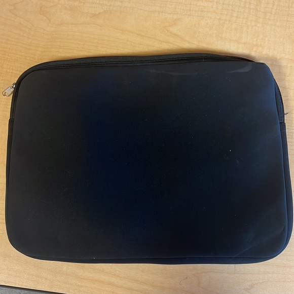 Victorias Secret Padded Zippered Laptop Case - Picture 3 of 5